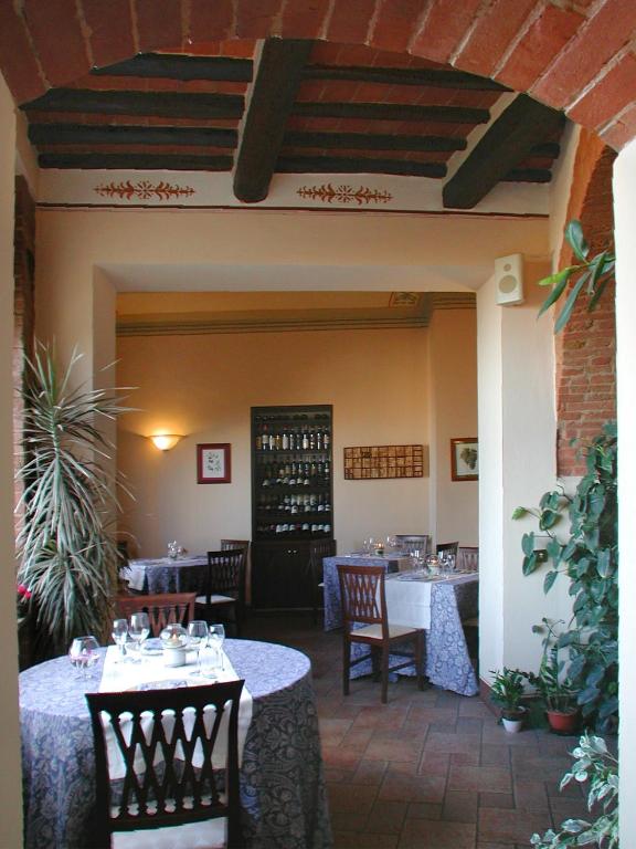 Restaurace v ubytování Albergo Il Giglio