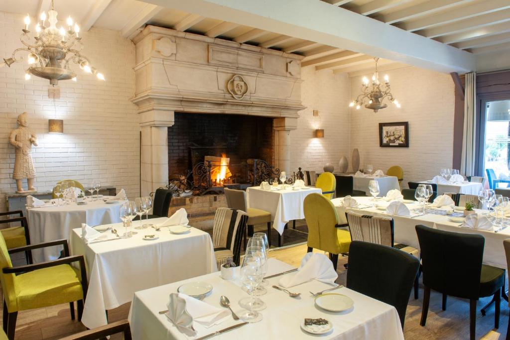 Restaurace v ubytování LOGIS Hôtel & Restaurant - LENSOTEL