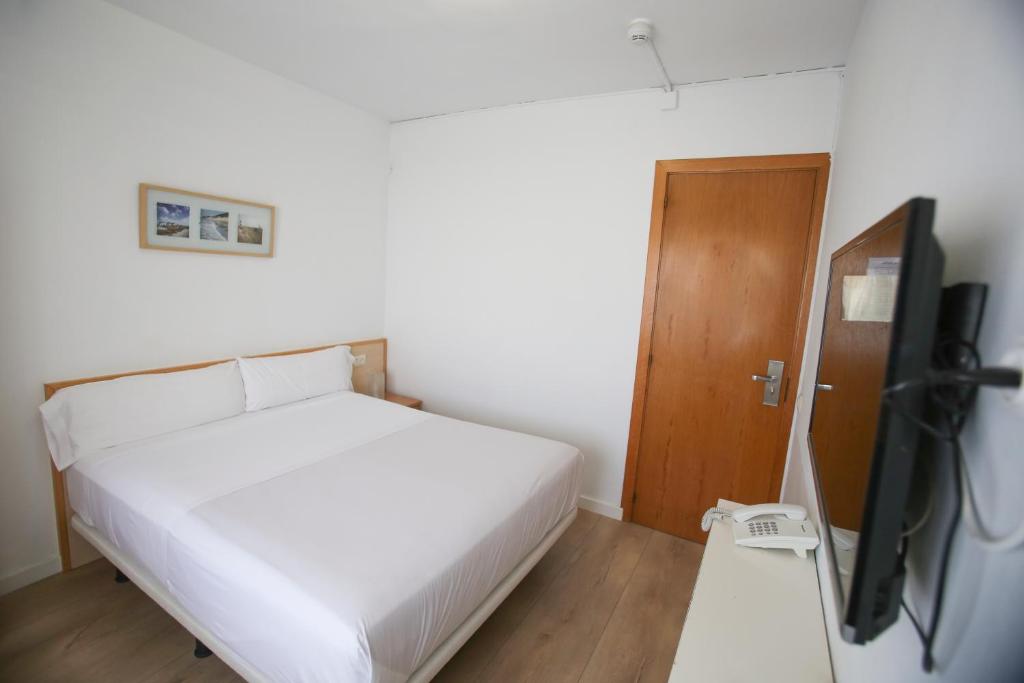 Gatell Hotel - Standard Double Or Twin Room