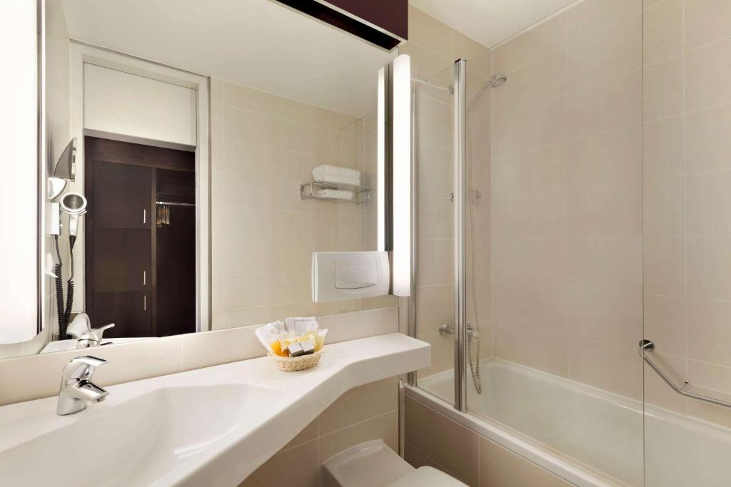 Ramada Nürnberg Parkhotel - Resim 18