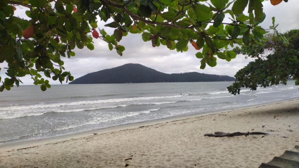  Village Ubatuba pé na areia