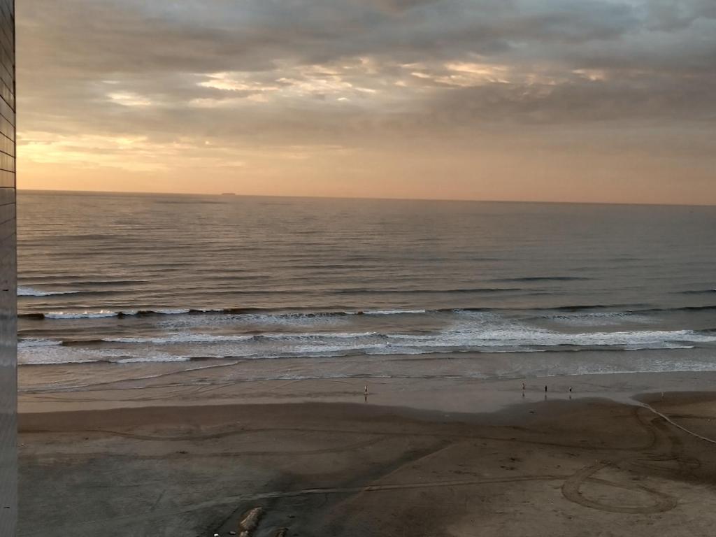  APARTAMENTO PÉ NA AREIA