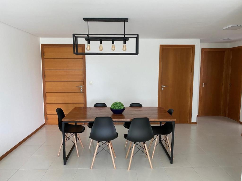  Catu Lake Residence