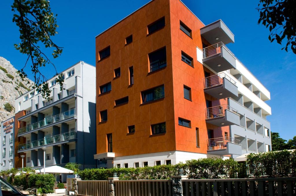 Budova, kde se hotel nachází