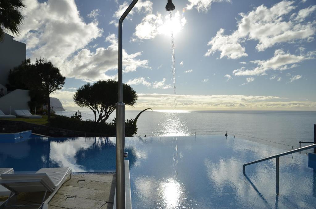 Bazén v ubytování Estalagem Da Ponta Do Sol nebo v jeho okolí