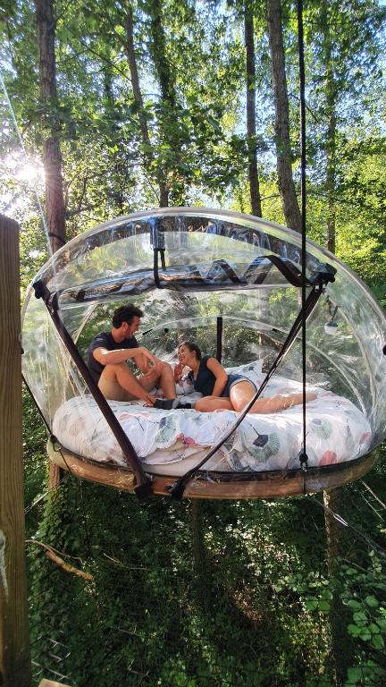 Les Bulles de la Maison du Rocher - Burbuja Suspendida - De 4 A 6 Metros De Altura