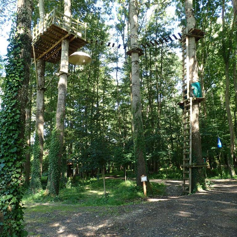 Les Bulles de la Maison du Rocher - Burbuja Suspendida - De 10 A 15 Metros De Altura