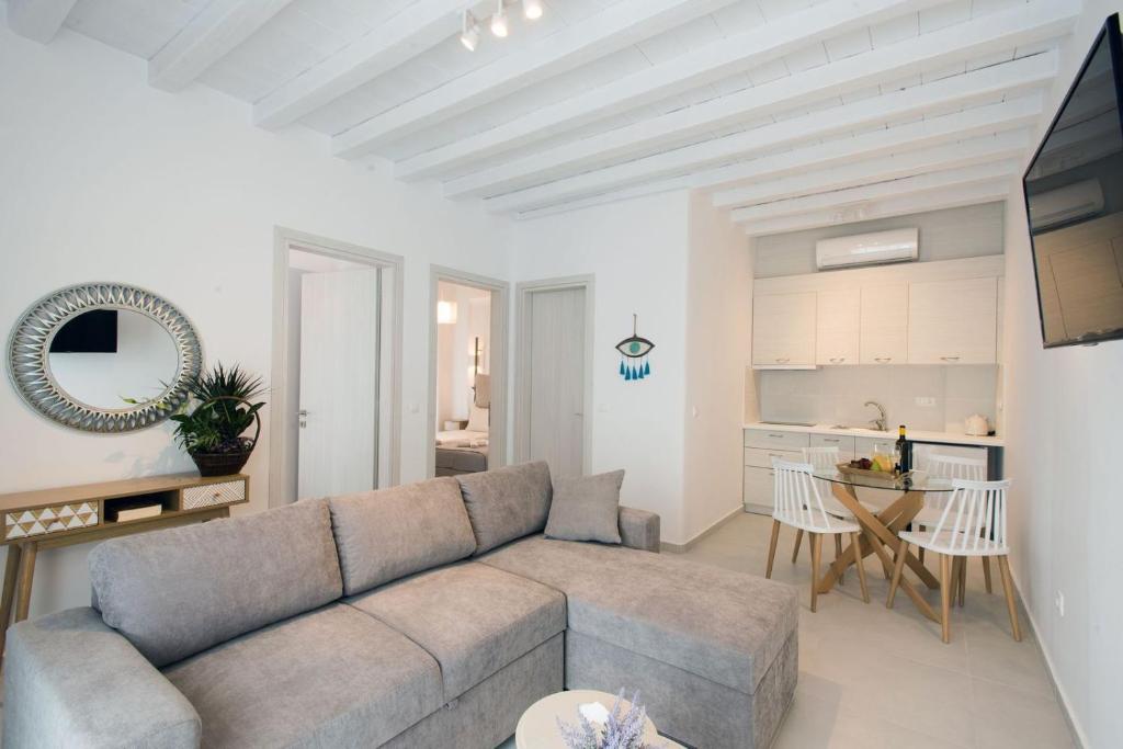 Khu vực ghế ngồi tại Desire Mykonos Apartments