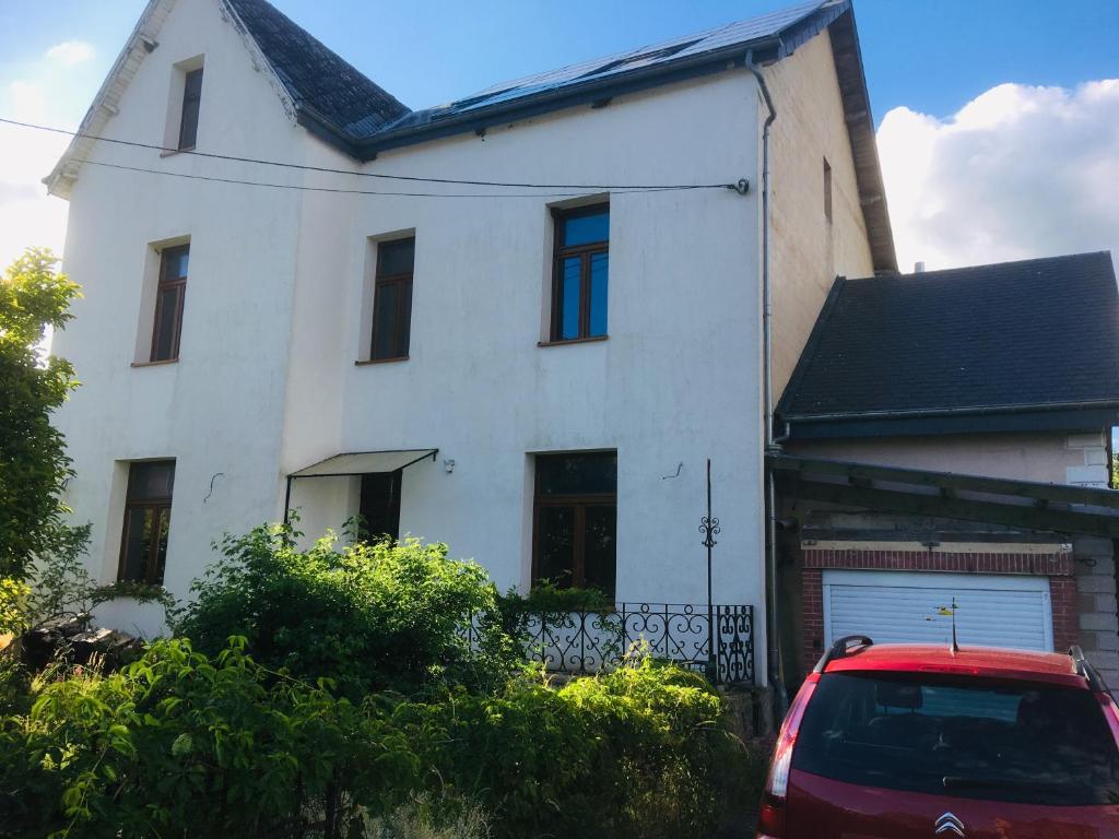 Le nichoir d’hirondelles - Six-Bedroom House
