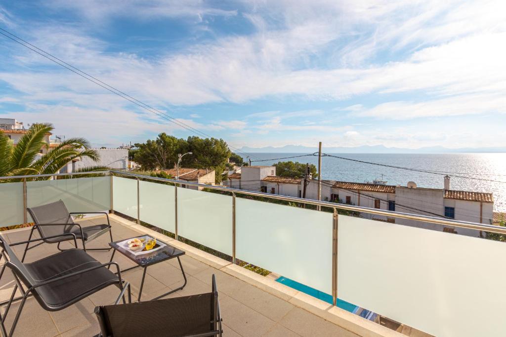 A general sea view or a sea view taken from the holiday home