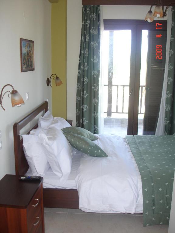 Dionysus Apartments & Suites - 10