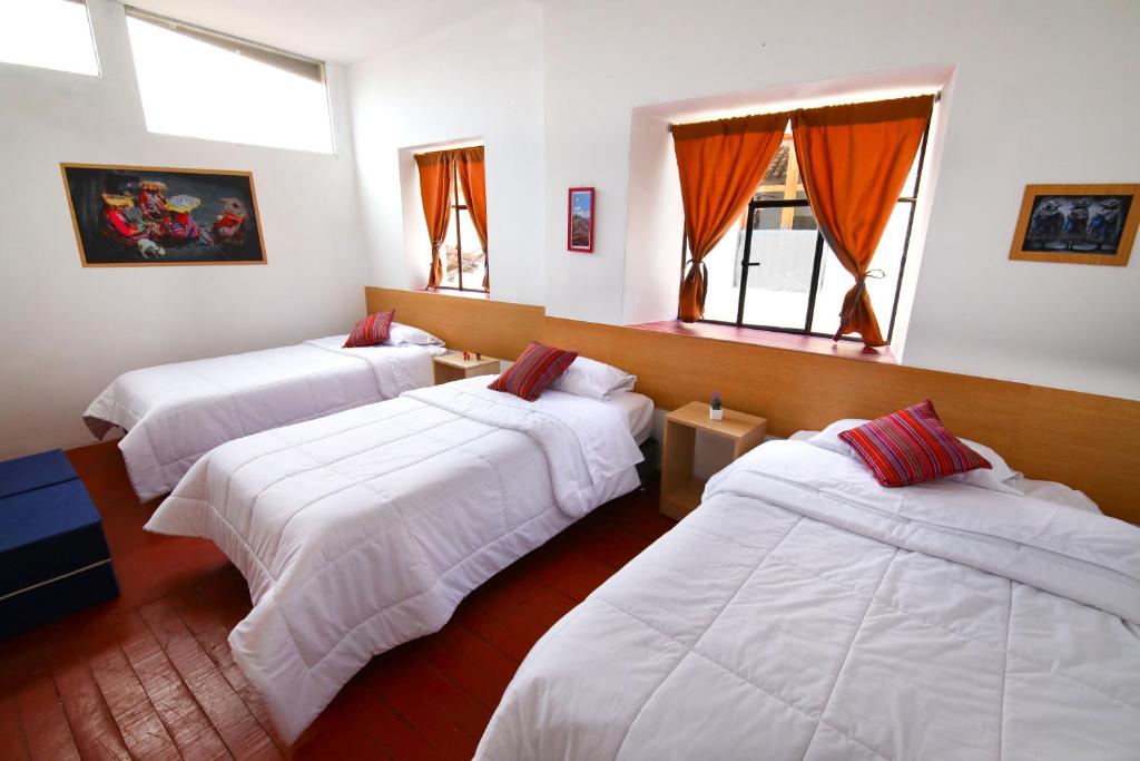 Postel nebo postele na pokoji v ubytování CASONA TORDO - A 3 Cdras de la Plaza - Habitaciones con baño privado
