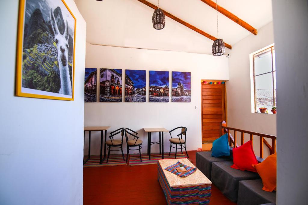 Posezení v ubytování CASONA TORDO - A 3 Cdras de la Plaza - Habitaciones con baño privado
