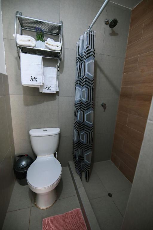 Koupelna v ubytování CASONA TORDO - A 3 Cdras de la Plaza - Habitaciones con baño privado