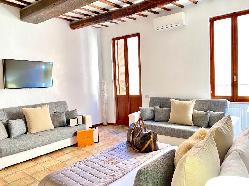A seating area at Fontana di Trevi Private Luxury Apartaments
