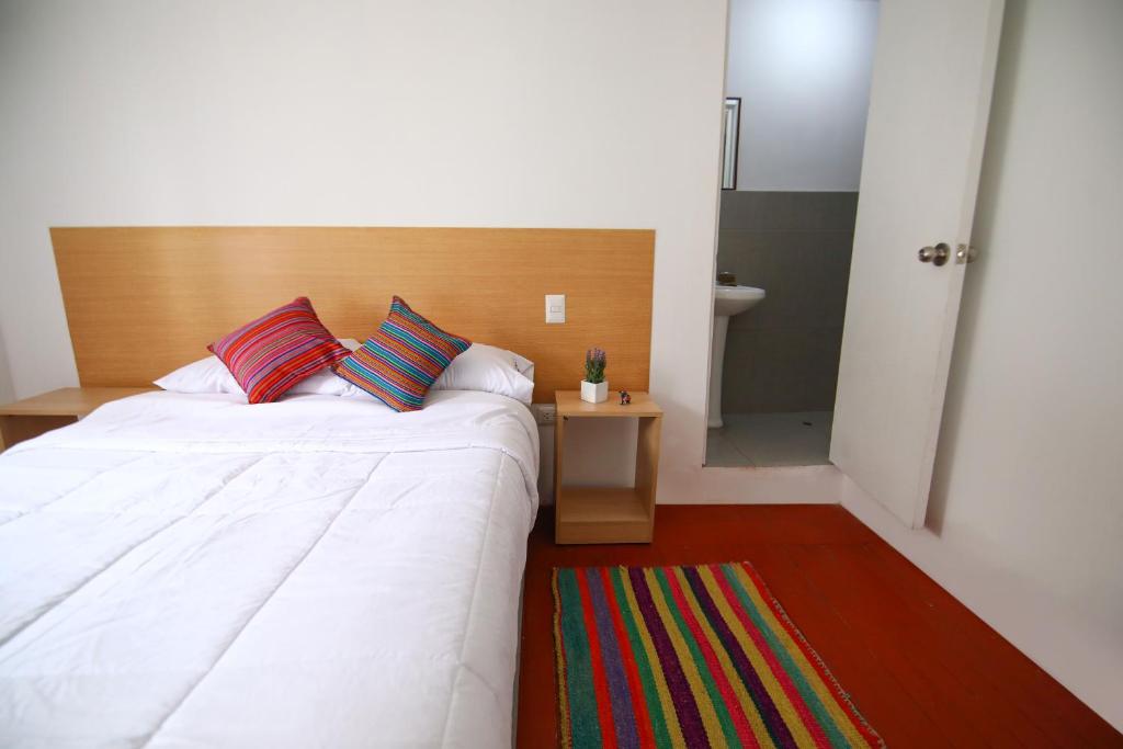 Postel nebo postele na pokoji v ubytování CASONA TORDO - A 3 Cdras de la Plaza - Habitaciones con baño privado