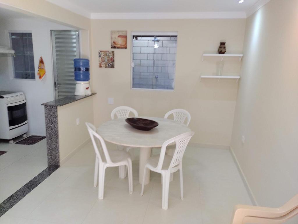  Praia do Morro. Linda casa toda reformada.