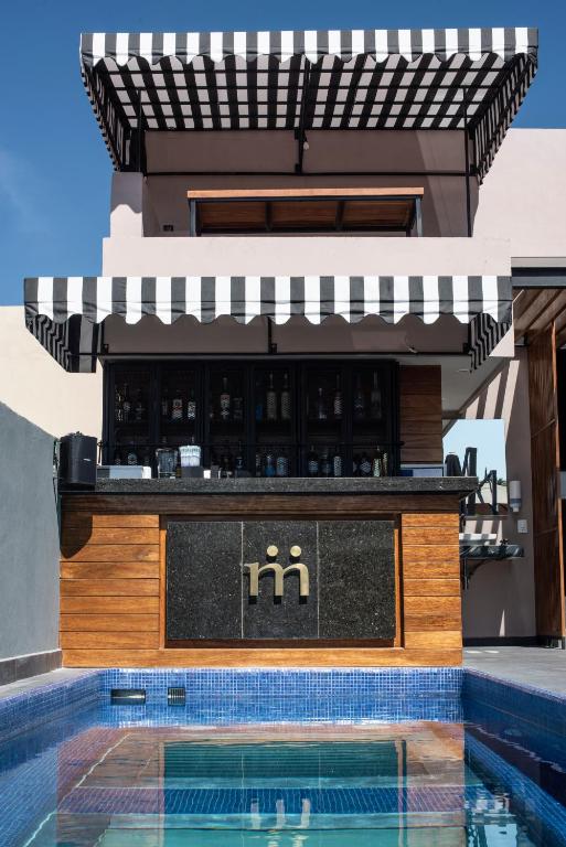 Bazén v ubytování Hotel Madi nebo v jeho okolí