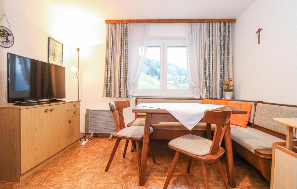 TV a/nebo společenská místnost v ubytování Ferienwohnung In Ruhiger Lage