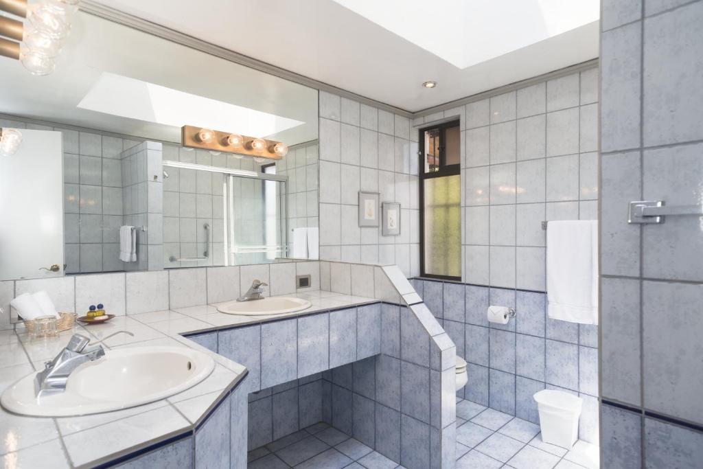 Posada el Quijote - Habitación Doble Deluxe Con Balcón