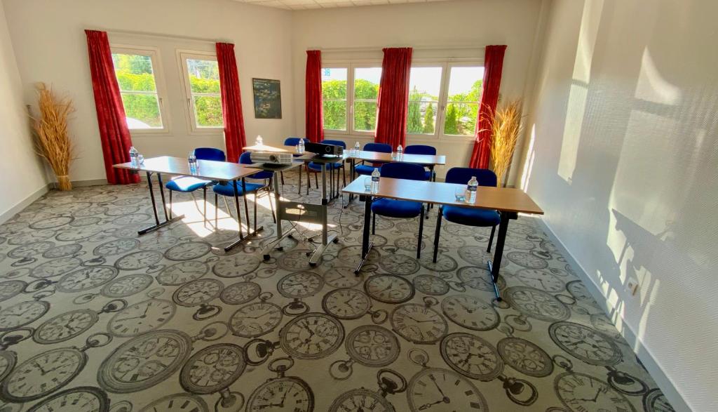 Fotografie z fotogalerie ubytování Hôtel Le Néron - Logis v destinaci Fontanil-Cornillon
