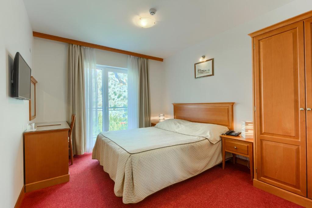 Hotel Villa Dvor - Double Room With Balcony And River View