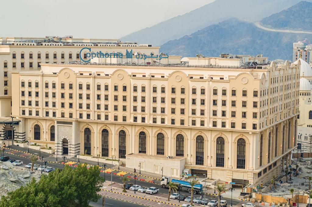 Nespecifikovaný výhled na hory nebo výhled na hory při pohledu z hotelu