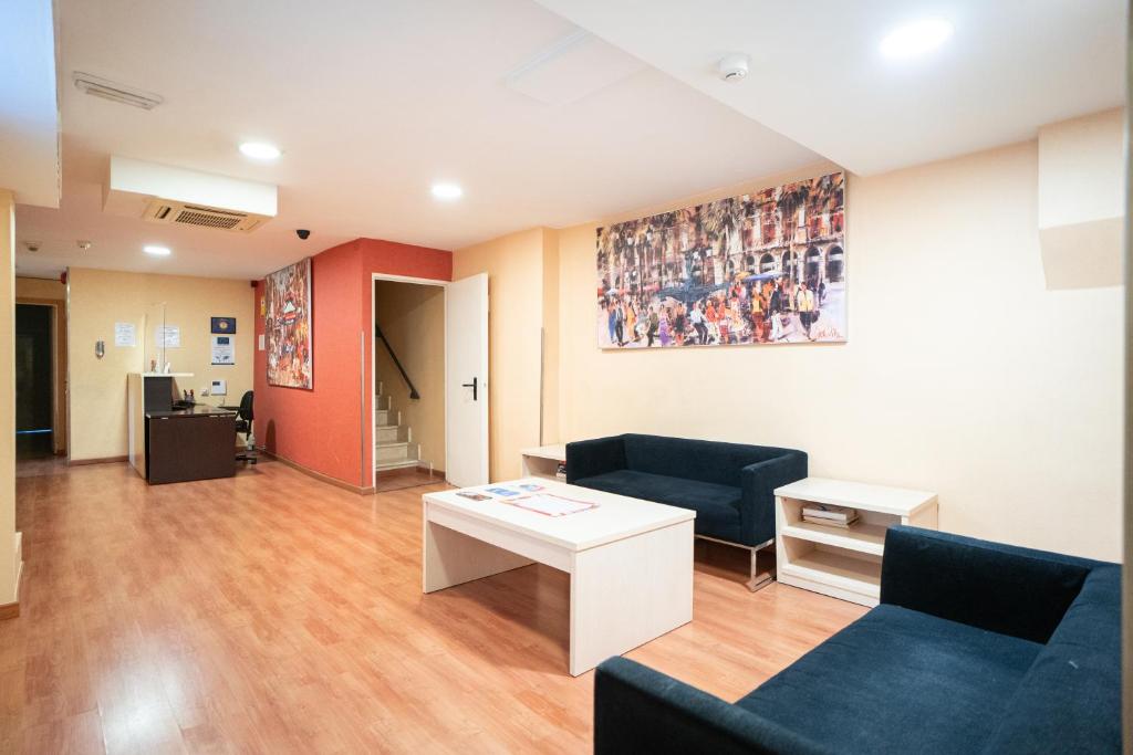 هاستال فینا - Hostal Fina، هاستال فینا