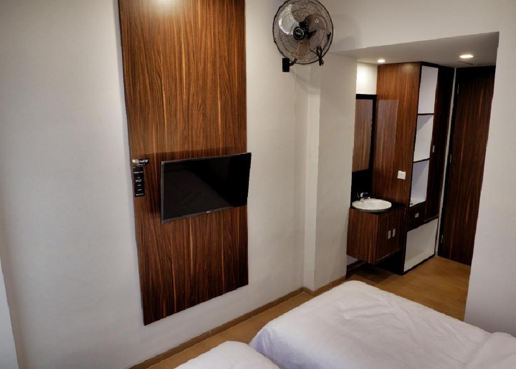 Guest House 555