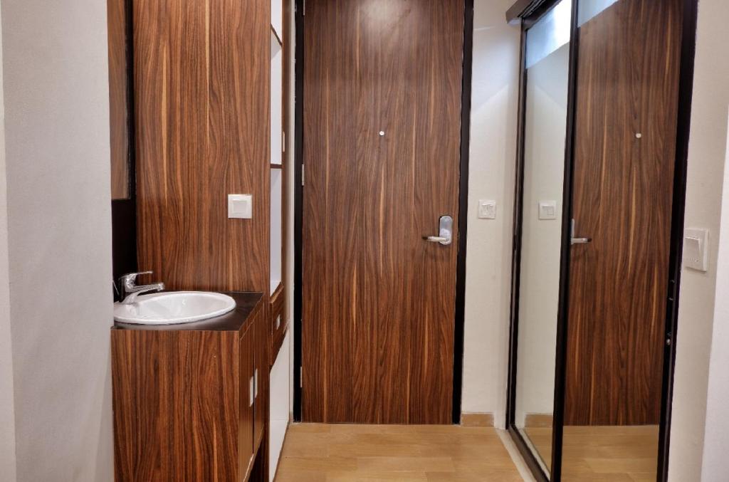 Guest House 555