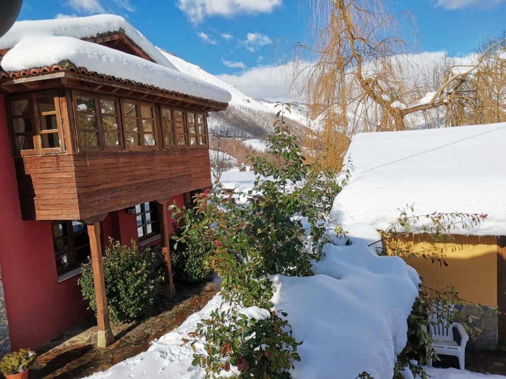 Casas rurales Valle de Bueida, Bárzana – Precios actualizados ...