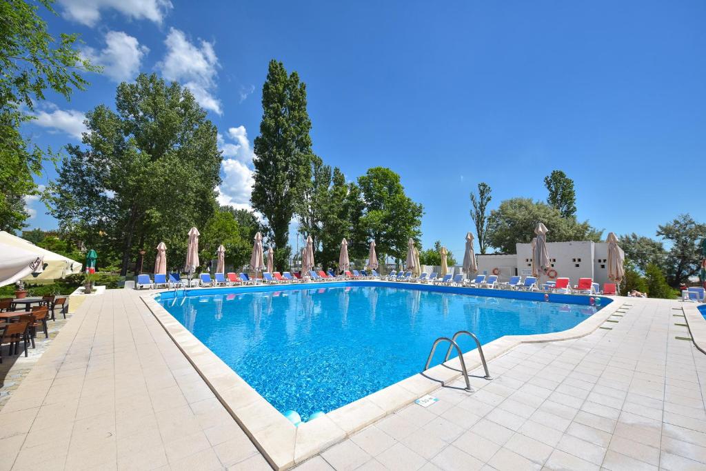 Bazén v ubytování Complex Mediteranean Mamaia nebo v jeho okolí
