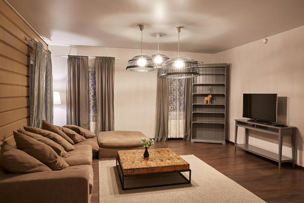 Tsarstvo Korolevstvo - Four-Bedroom House (Duplex)