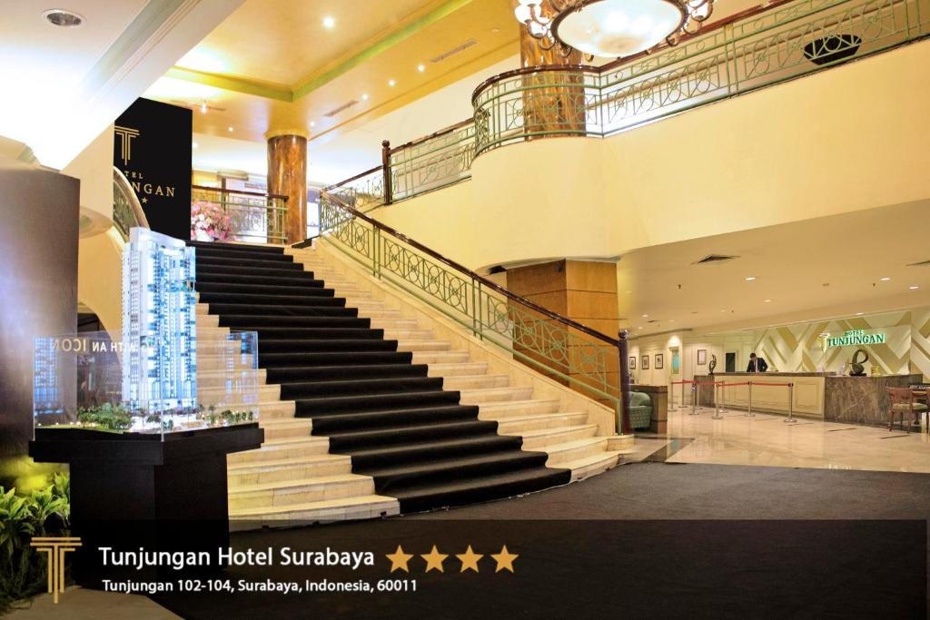 Certifikát, hodnocení, plakát nebo jiný dokument vystavený v ubytování Tunjungan Hotel