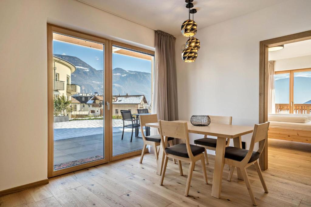 Nespecifikovaný výhled na hory nebo výhled na hory při pohledu z apartmánu