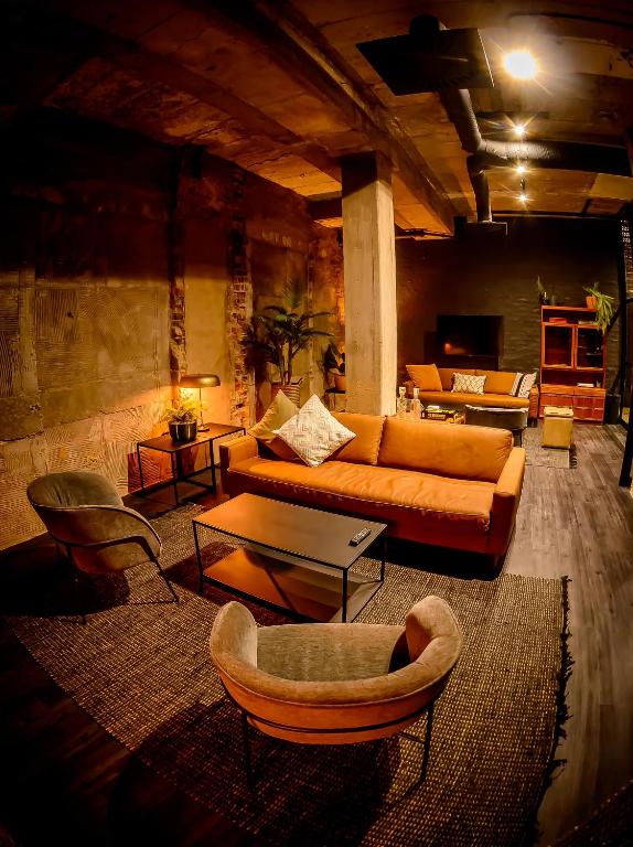 Uma área de estar em Blackbrick Sandton One