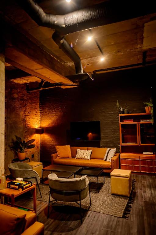 Uma área de estar em Blackbrick Sandton One