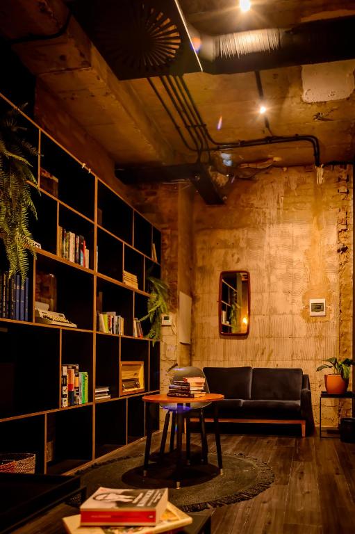 Uma área de estar em Blackbrick Sandton One