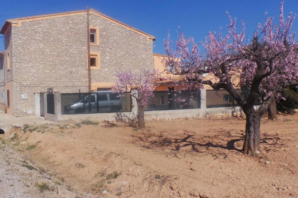 CASA RURAL LOS ALMENDROS, Els Ibarsos – Precios actualizados 2022