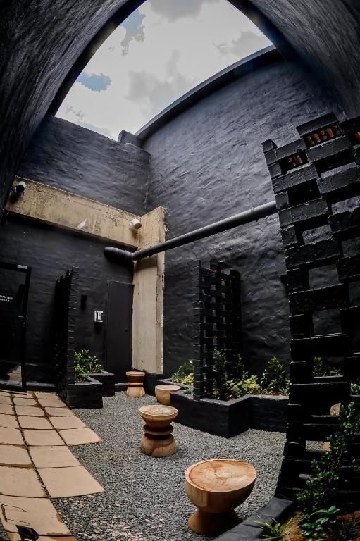 Um jardim no exterior de Blackbrick Sandton One
