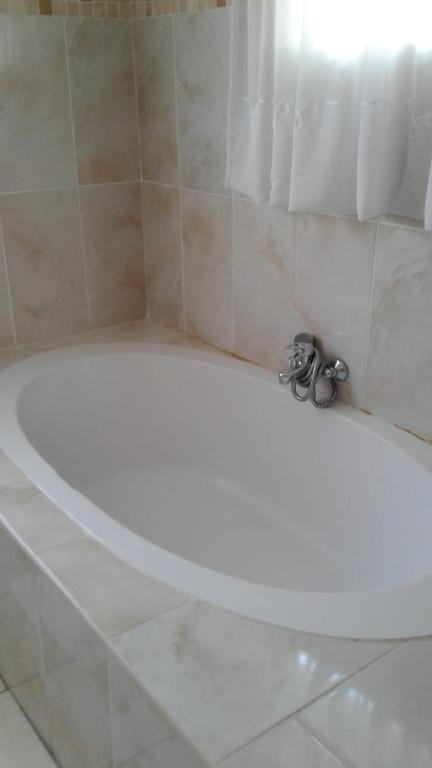 Vinolux Guest House - Deluxe Queen Room