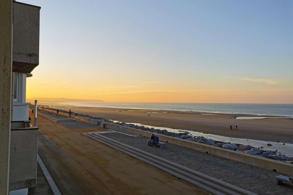 - une vue sur la plage où vous pourrez marcher sur le sable dans l'établissement Gite de la Digue, à Wissant