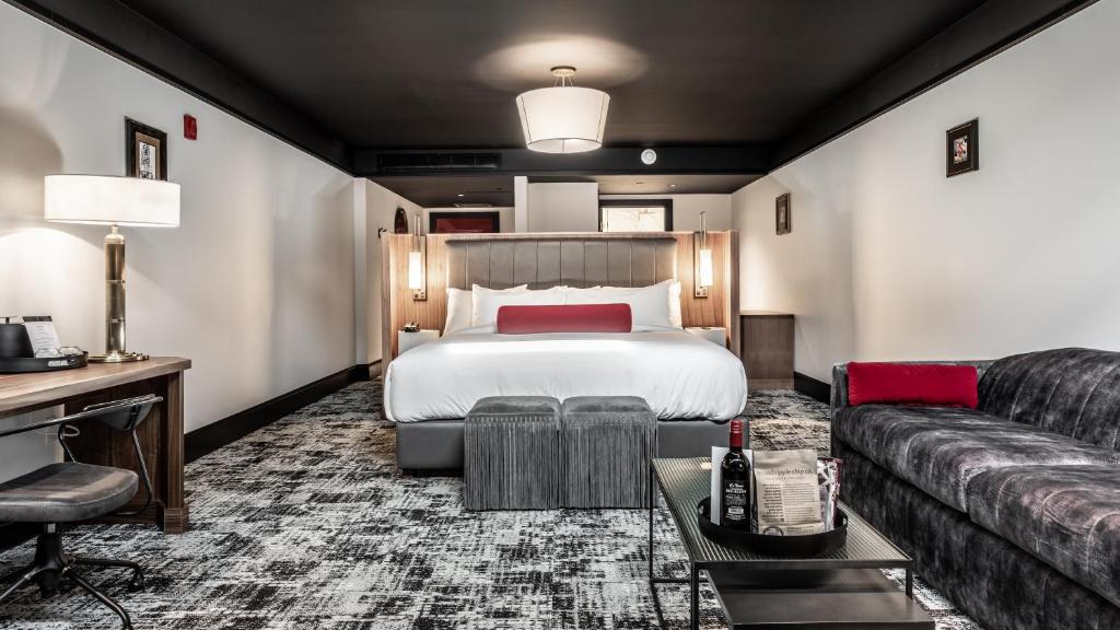 Bottleworks Hotel - 