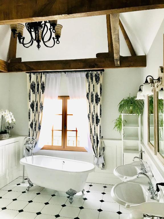 Les Cèdres du Linard, Chambres d'Hôtes B&B Near Lascaux, Montignac, Sarlat-la-Canéda, Dordogne - 2