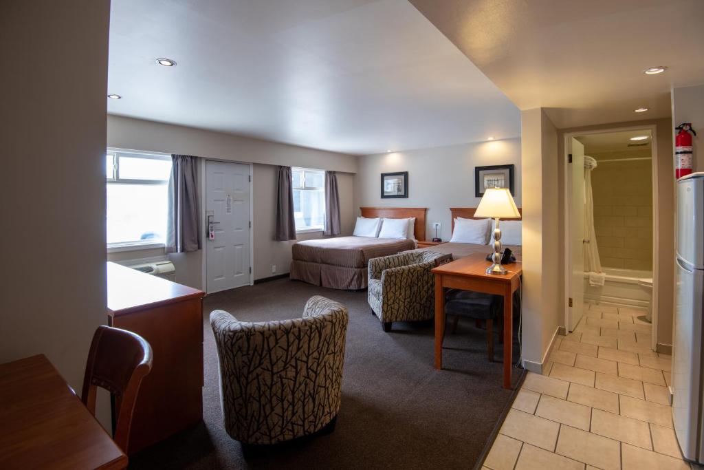 Posezení v ubytování Canadas Best Value Inn-Prince George