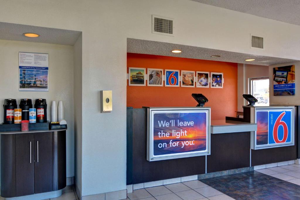 Certifikát, hodnocení, plakát nebo jiný dokument vystavený v ubytování Motel 6-Cocoa Beach, FL