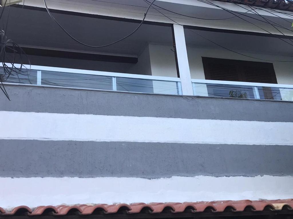  CASA DOIS QUARTOS COM VARANDA ARRAIAL DO CABO