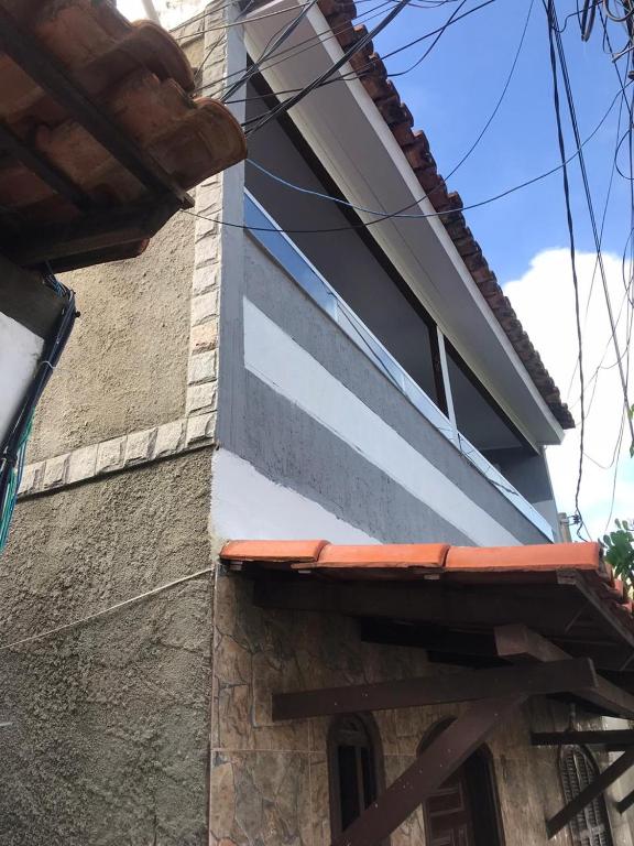  CASA DOIS QUARTOS COM VARANDA ARRAIAL DO CABO