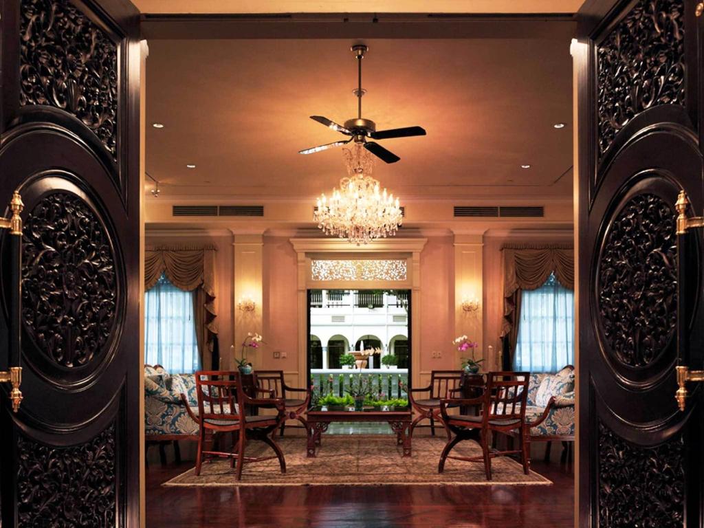 Posezení v ubytování Hotel Majapahit Surabaya MGallery