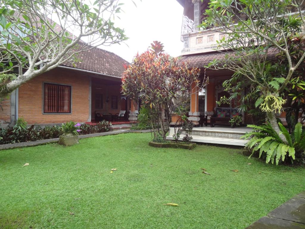 Zahrada ubytování Sunarta House Homestay